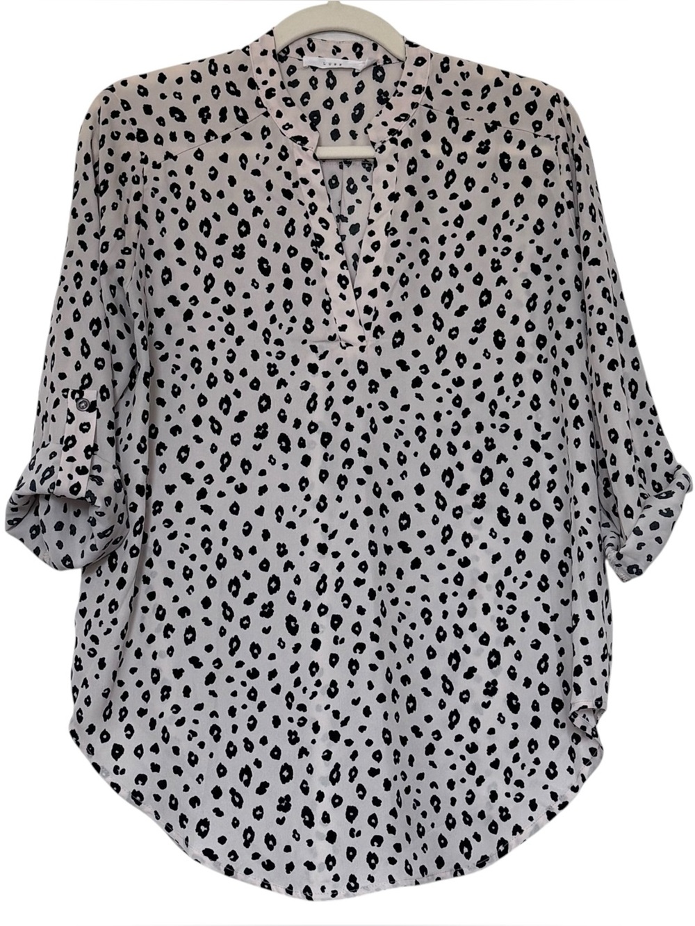 Lush 3/4 Sleeve Cream / Black Animal Print V-Neck Women’s Blouse Medium